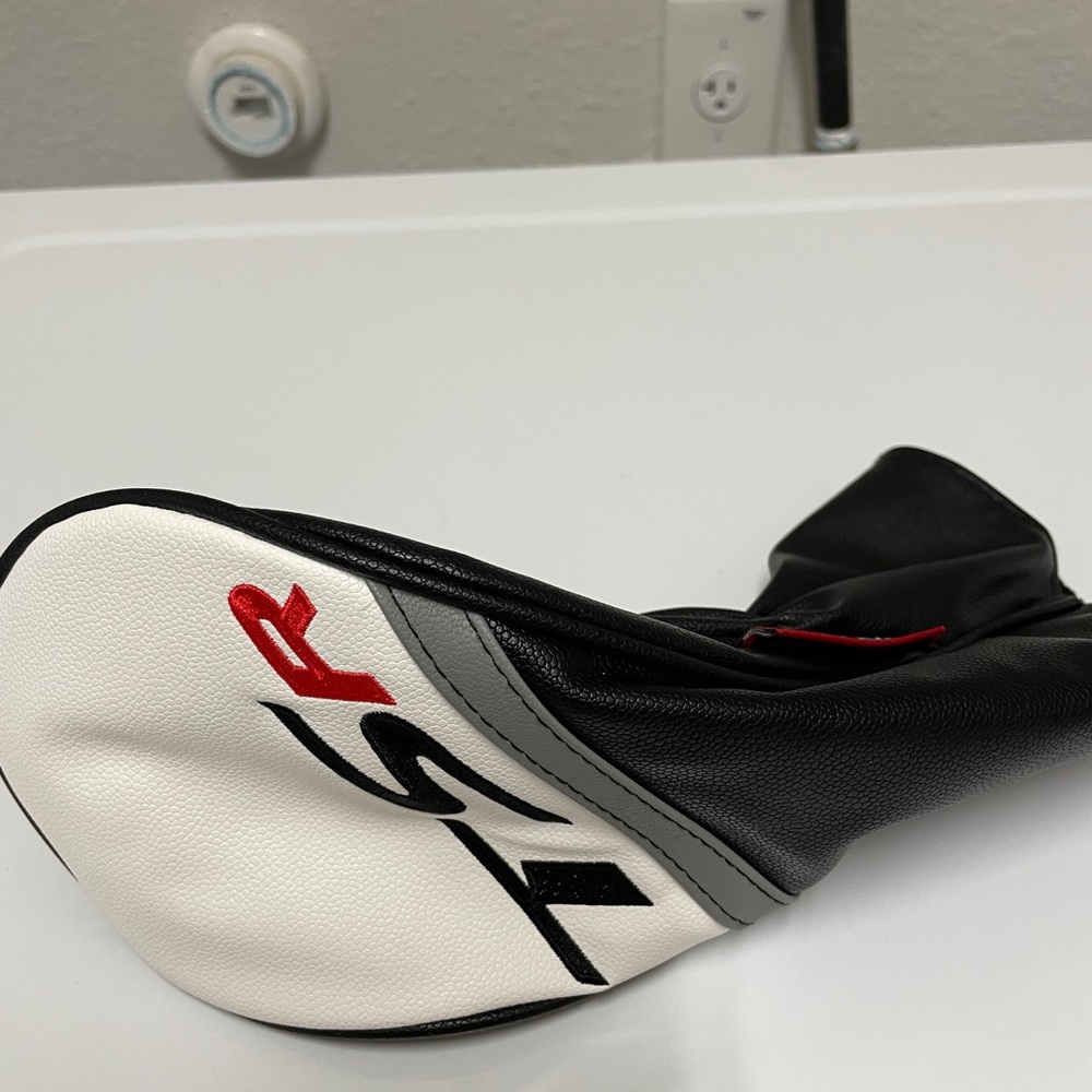 Titleist TSR Driver Headcover.